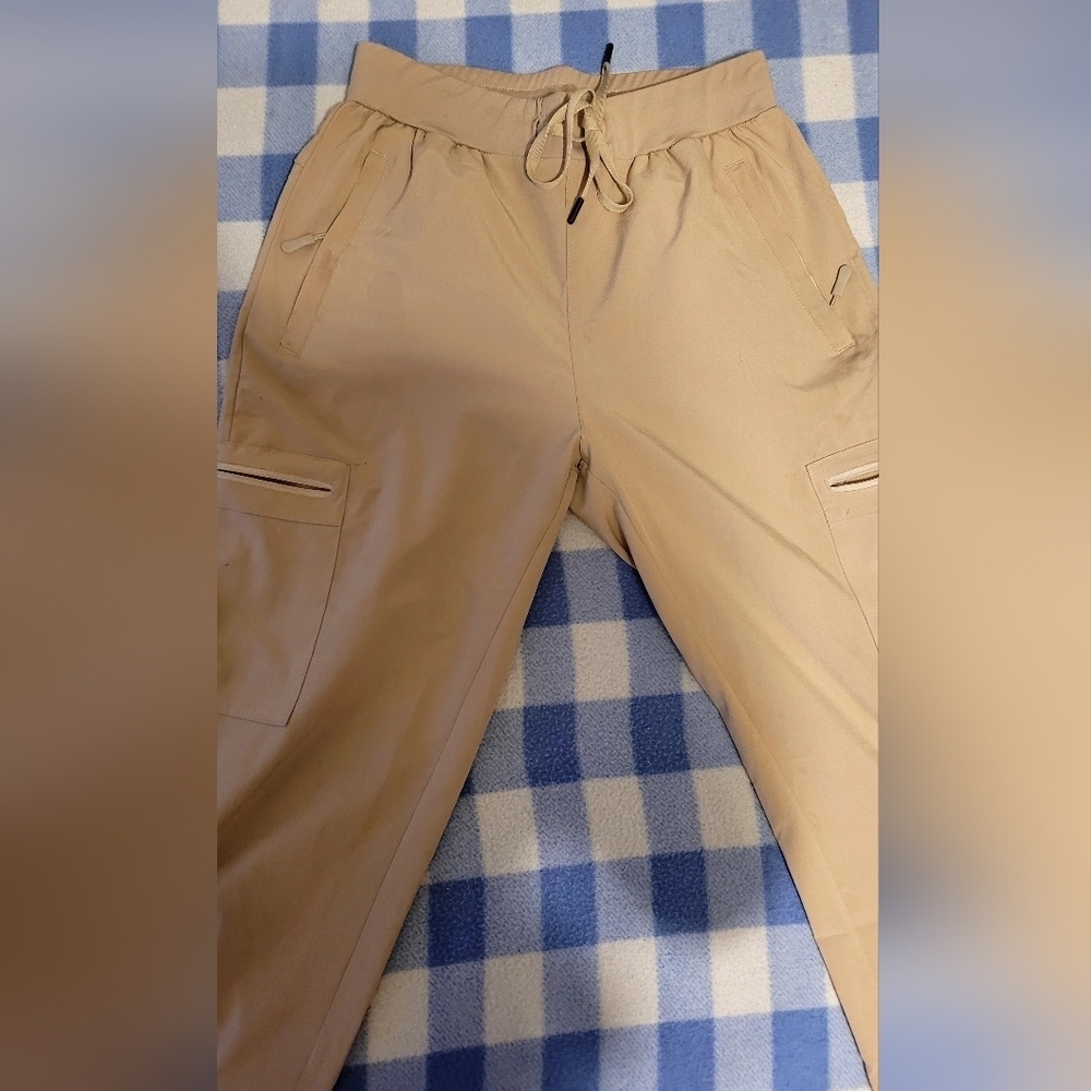 Ladies Feather Light Khaki Joggers/ Cargo Pants. Size Small. Sooo Comfortable. - Picture 7 of 7